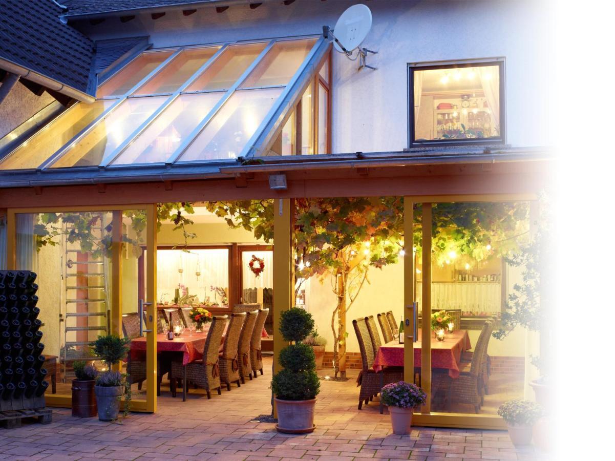 Gaestehaus Volker Haas Hotel Kesten Exterior photo